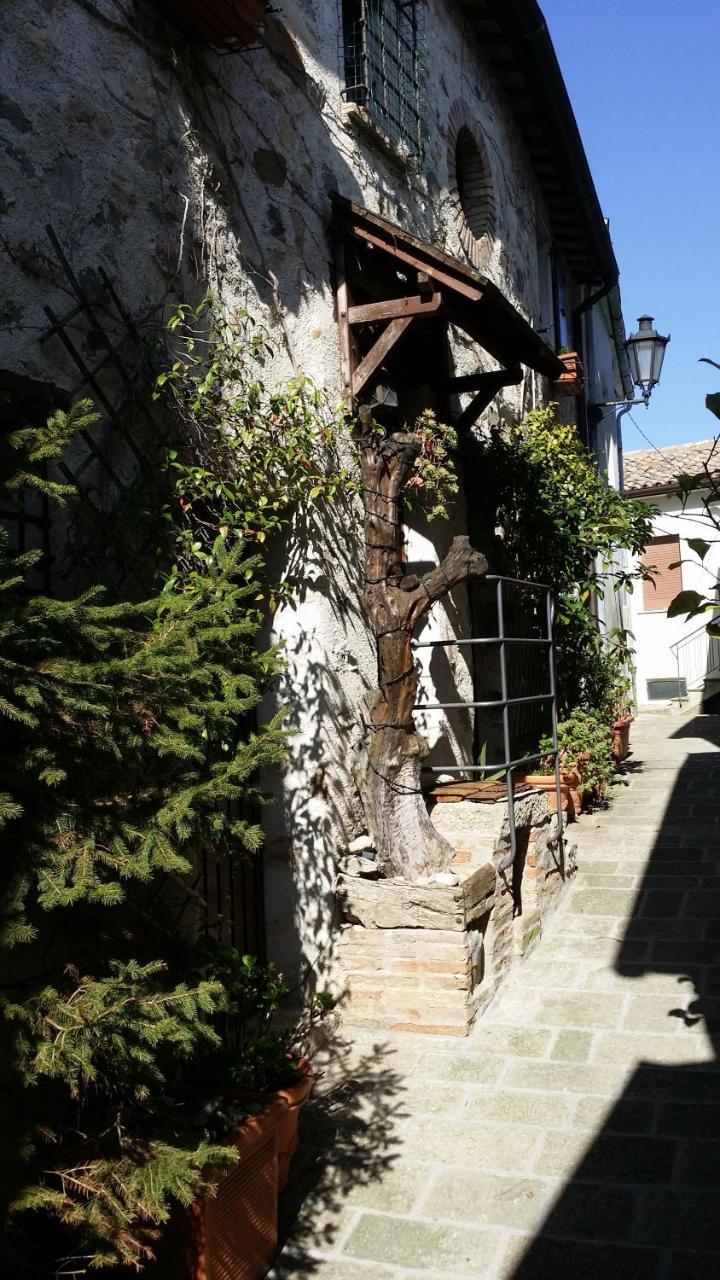 Montegiardino Albergo Diffuso San Marino Bagian luar foto